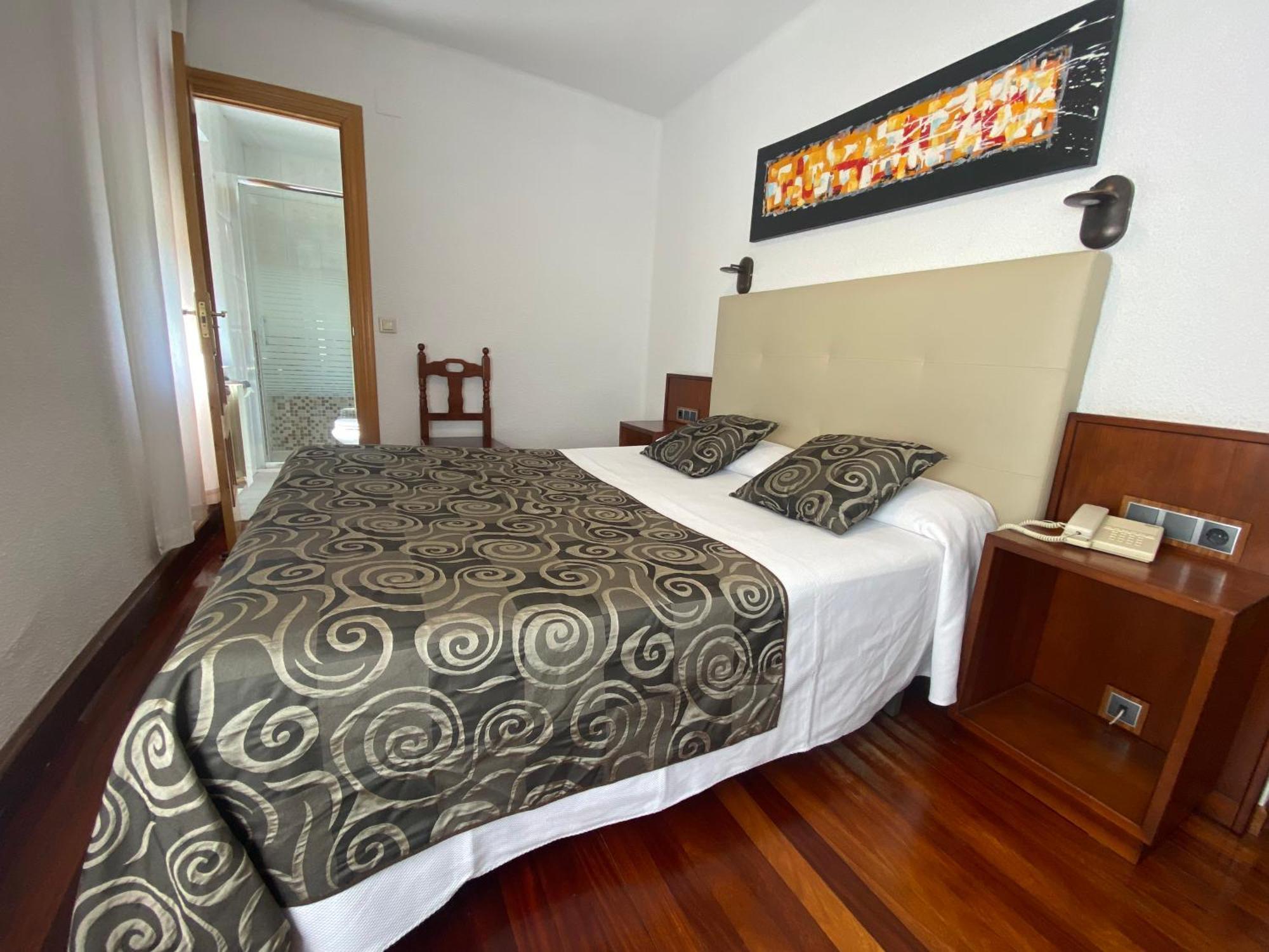 Hotel La Rambla Biescas  Esterno foto