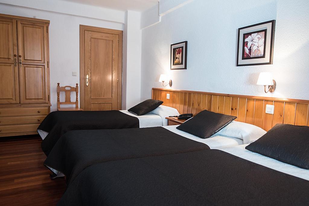 Hotel La Rambla Biescas  Esterno foto