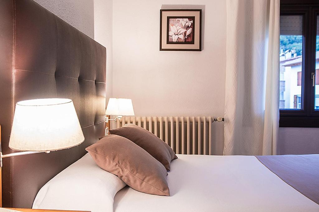 Hotel La Rambla Biescas  Esterno foto