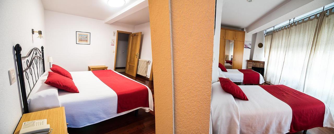 Hotel La Rambla Biescas  Esterno foto