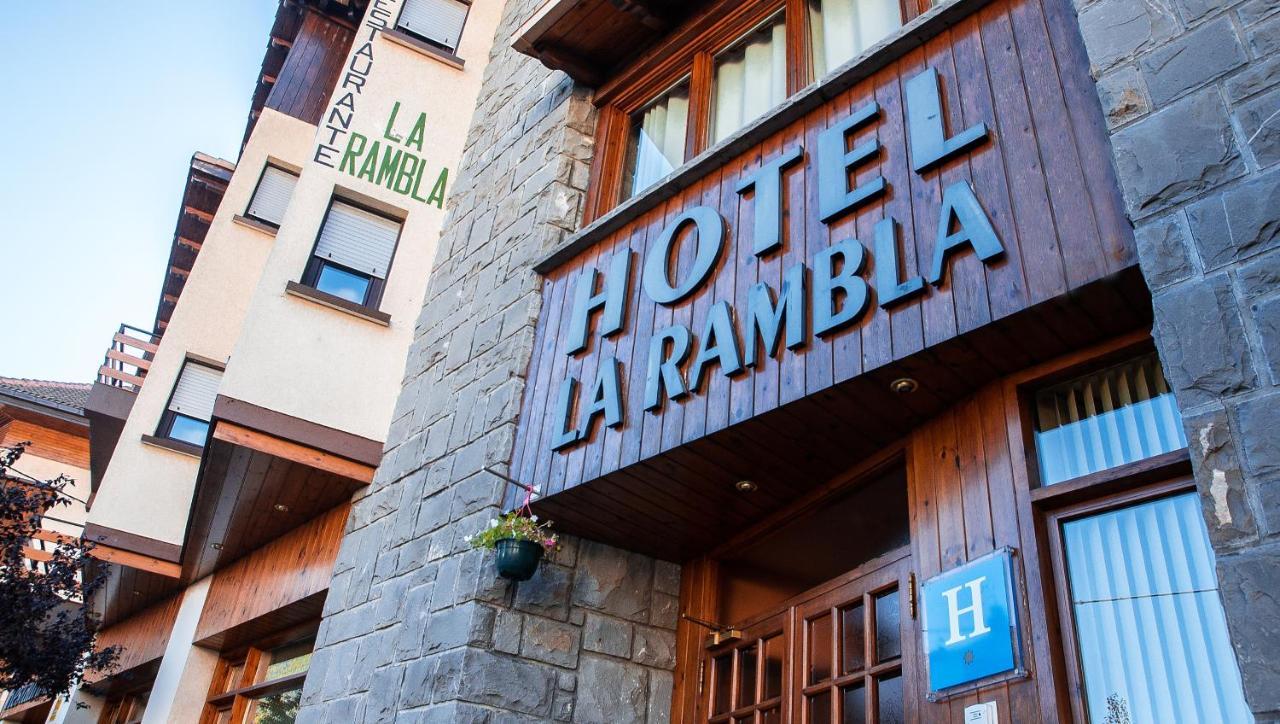 Hotel La Rambla Biescas  Esterno foto